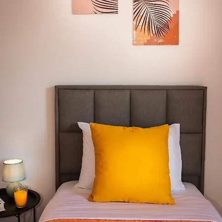 Apt. With Parking - 3 Min From Old Port *