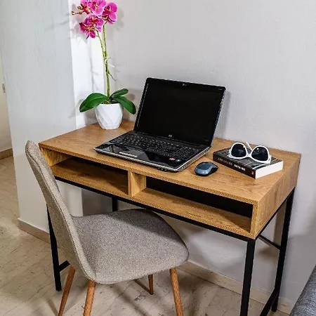 Διαμέρισμα Apt. With Parking - 3 Min From Old Port *